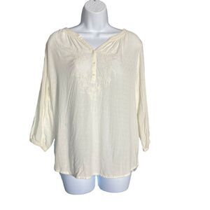 St. John’s Bay Embroidered Top Size M